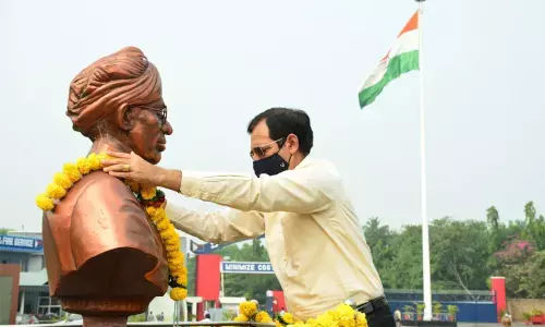 HSL CMD Hemant Khatri garlanding the Walchand Hirachand statue on the occasion of Founders Day celebration in Visakhapatnam on Monday