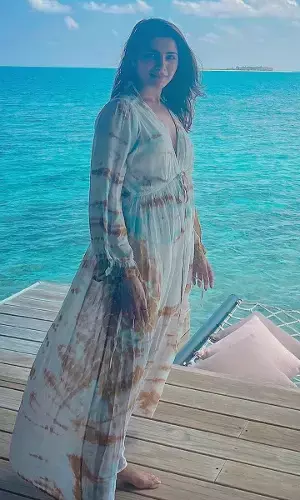 Filmy Divas Who Are Chilling At Maldives