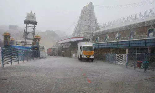 Heavy rains lash Tirumala amid cyclone Nivar effect, devotees face troubles at temple