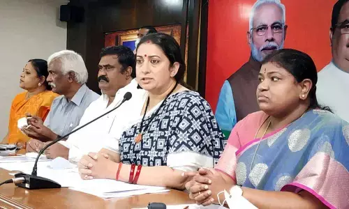 TRS govt. should investigate rohingyas enrolment in voter list: Smriti Irani