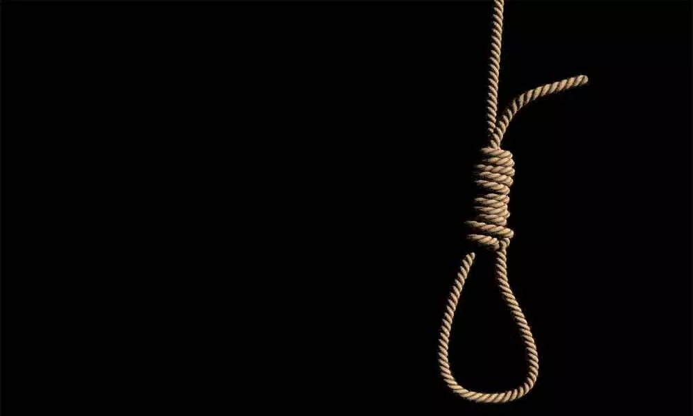 8-year-old  girl hangs self in Uttar Pradesh