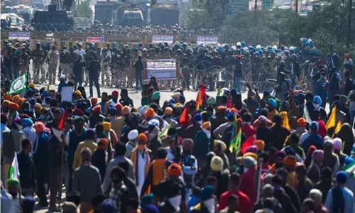 Another batch of farmers manages to enter Haryana