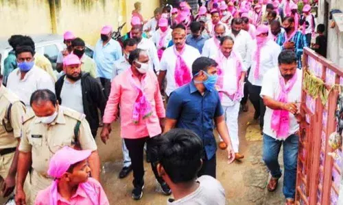 Welfare Minister goes door to door campaigning for GHMC