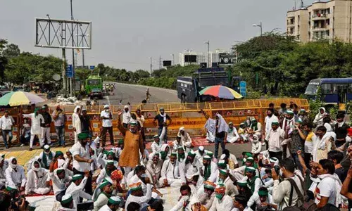 2L more set to reach Delhi in 40km-long cavalcade