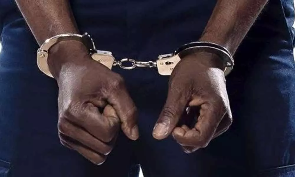 Man arrested for cheating jewellery shop owner