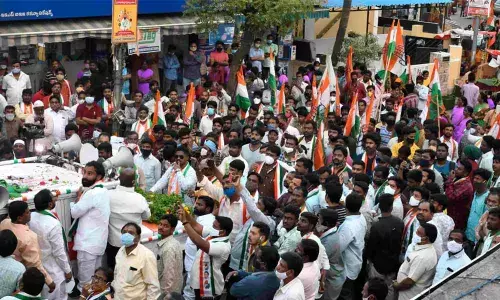 Nazi-style propaganda by BJP-TRS-MIM: Congress