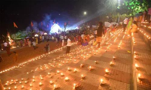 Karthika Deepotsvam attracts hundreds of devotees