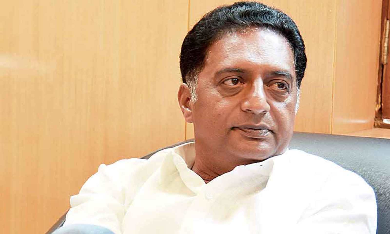 Prakash Raj likely to be TRS point-man in proposed front
