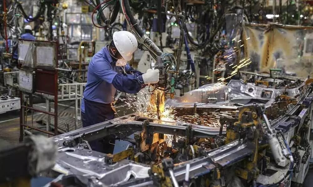 Manufacturing loses steam, falls to 3-mth low