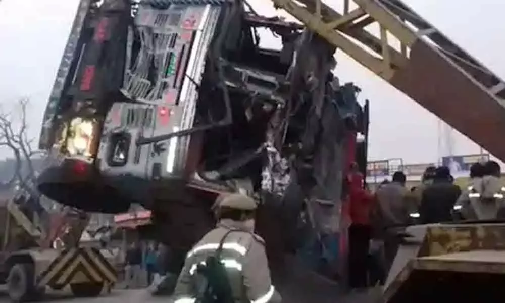 8 killed as truck overturns on car in Uttar Pradesh