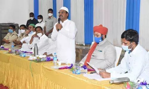 Deputy Chief Minister Amzath Basha addressing a press conference at Ammen Peer Dargah in Kadapa on Saturday