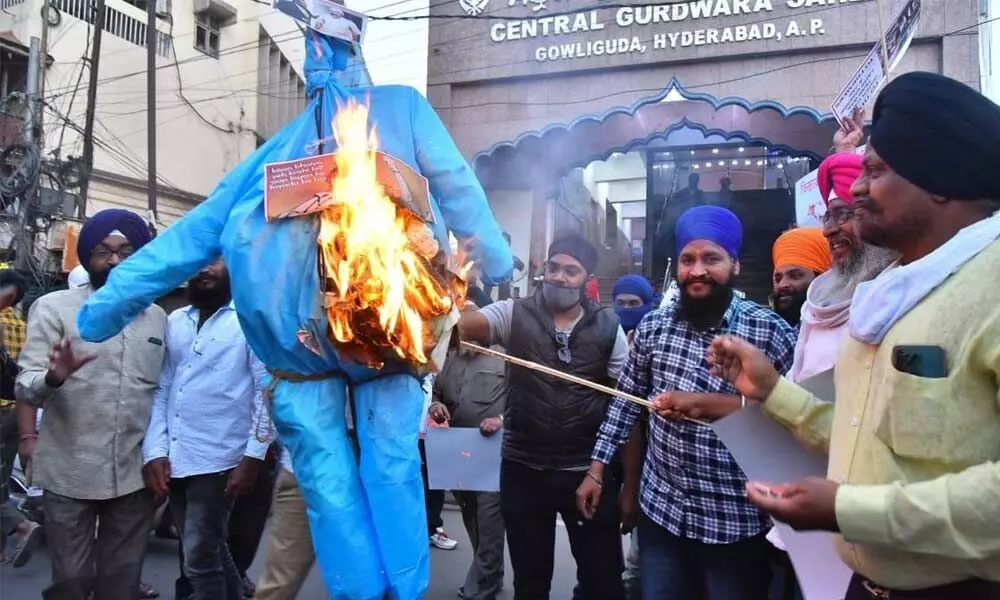 Sikhs protest in solidarity with Bharat Bandh