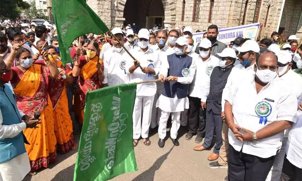 Rajya Sabha Member Alla Ayodhya Rami Reddy flagging off a rally in Guntur on Monday for ‘War on Waste for Wellbeing’ programme. MP Mopidevi Ramana Rao, District Collector I Samuel Anand Kumar, MLAs Mustafa, Maddali also seen