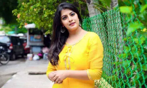 Varalakshmi Sarathkumar on a roll!