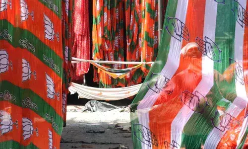 BJP & Congress workers clash at BJP headquarters in Jaipur