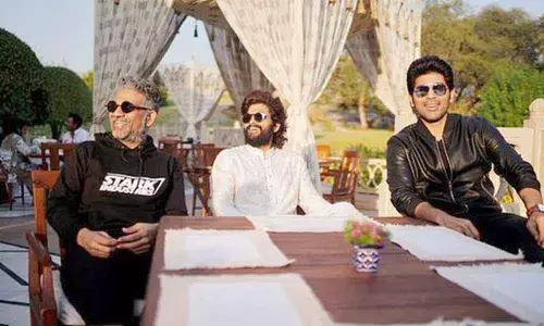 Allu Arjun strikes a pose with brothers Bobby, Sirish