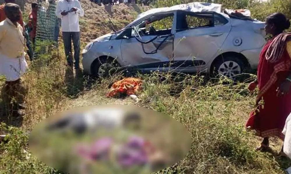 4 from Hyderabad killed in road mishap in Narayanpet