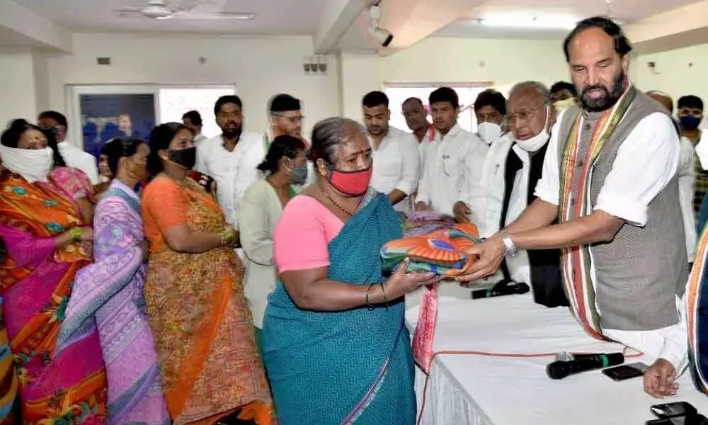 TPCC president N Uttam Kumar Reddy, senior leaders V Hanumantha Rao, Ponnala Lakshmaiah, Madhu Yashki, Mahesh Goud, Sohail and Premlatha Agarwal distributed sarees to poor women at Gandhi Bhavan on the occasion of Sonia Gandhi’s birthday on Wednesday