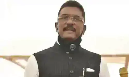 Shiv Sena MLA Pratap Sarnaik reaches Enforcement Directorate office in Mumbai