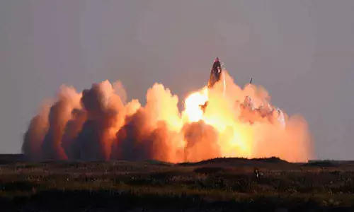 SpaceX Starship prototype explodes on landing after test flight