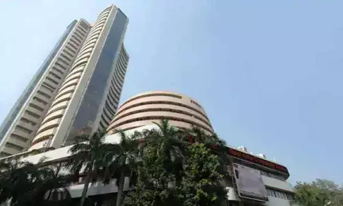 Market course hinges on macro data