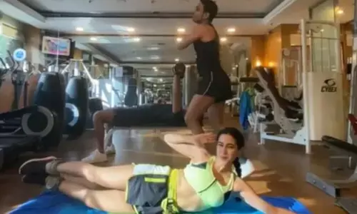 Sara Ali Khan Dances For The ‘Jeth Ki Dopahari Mein’ During Her Workout Session In The Gym