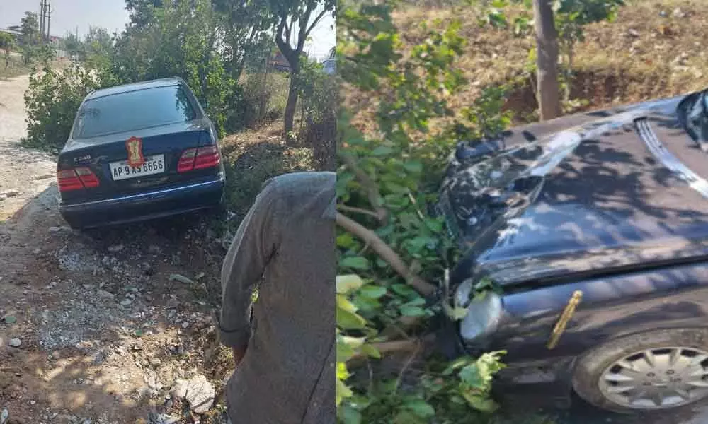 Himachal Pradesh governor Bandaru Dattatreya escape unhurt after car goes off road