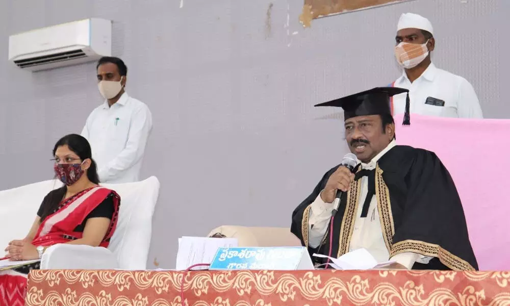 Mayor Gunda Prakash Rao speaking at the general body meeting in Warangal on Tuesday