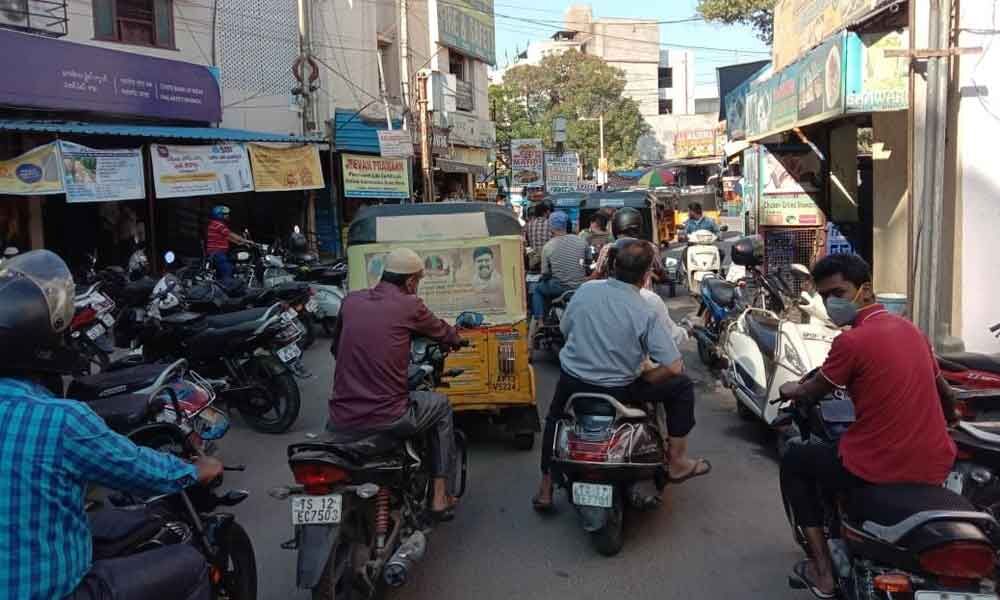 Hyderabad: Reckless parking woes refuse to go away