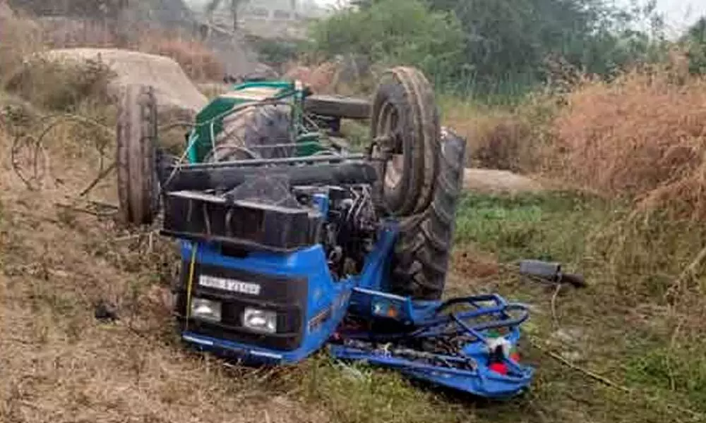 Tractor turns turtle in Kamareddy, 3 killed