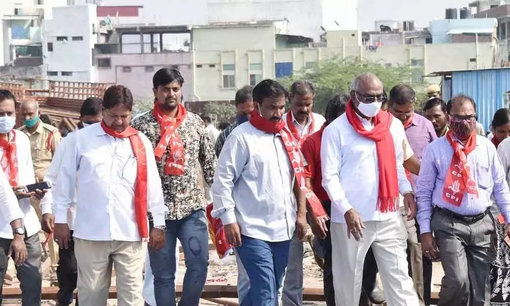 TRS government totally failed to protect temple land: CPI