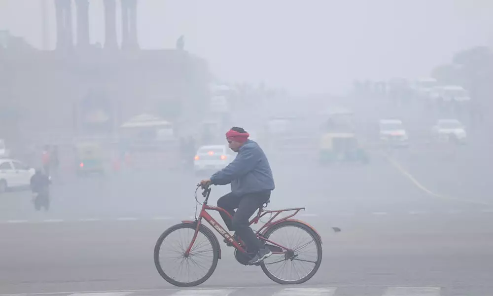 Delhi shivers as icy winds bring mercury down to 3 degrees C