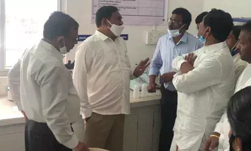 Panchayat Raj Minister Errabelli Dayakar Rao speaking to Mission Bhagiratha official at Bheemaram in Warangal on Saturday