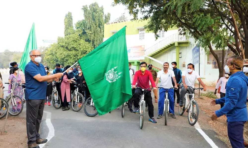 SCR GM Gajanan Mallya flags off  ‘Fit India Cyclothon’