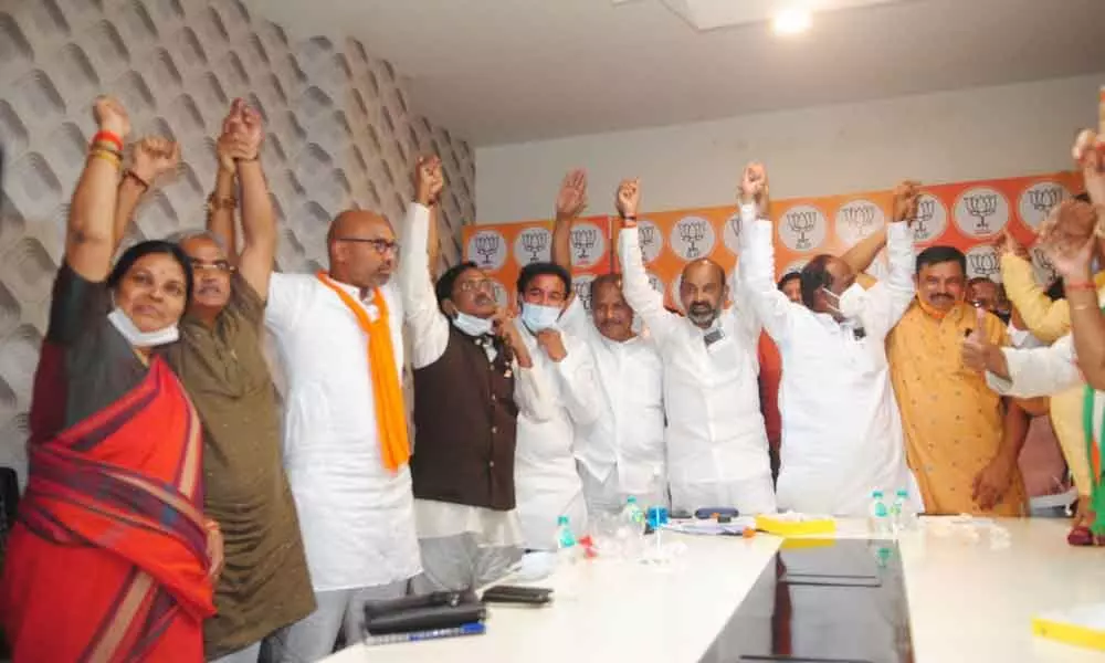 BJP revs up to take on TRS