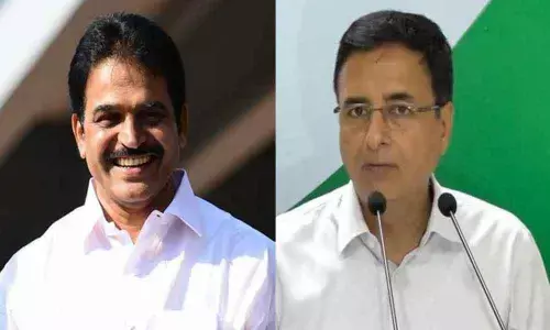 Venugopal, Surjewalas absence at Congress meet a message?