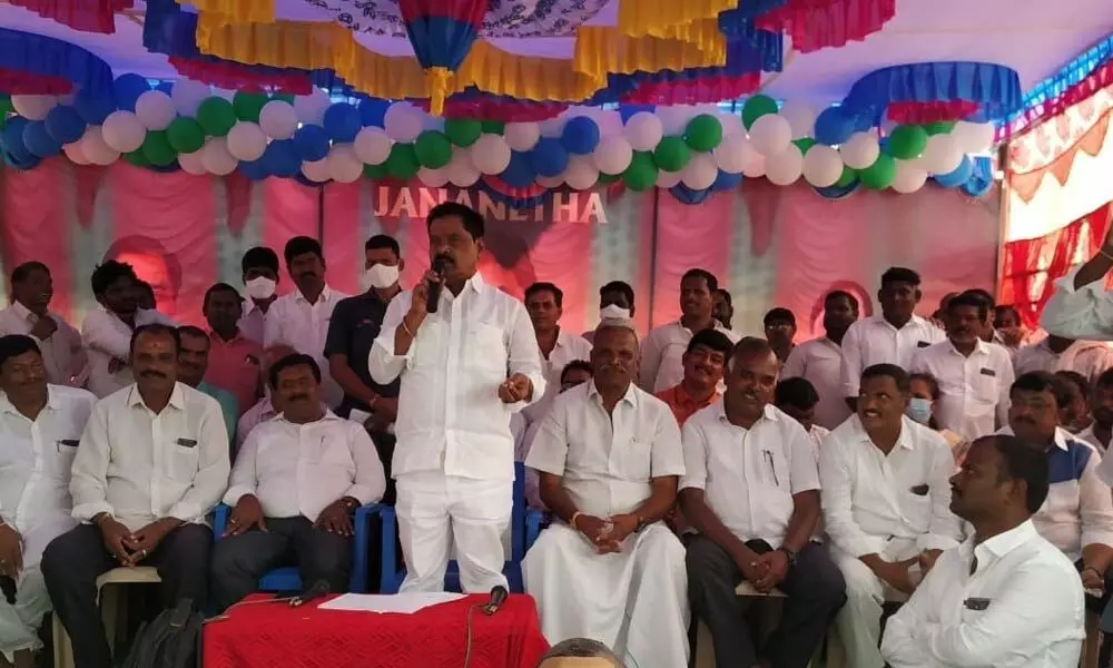 Deputy Chief Minister K Narayanaswamy addressing a meeting held at Vedurukuppam on Monday