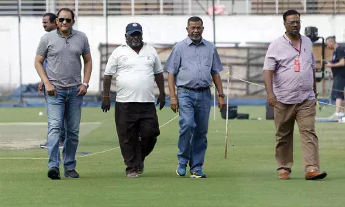 Azhar visits Kolkata, discusses bio-bubble protocols