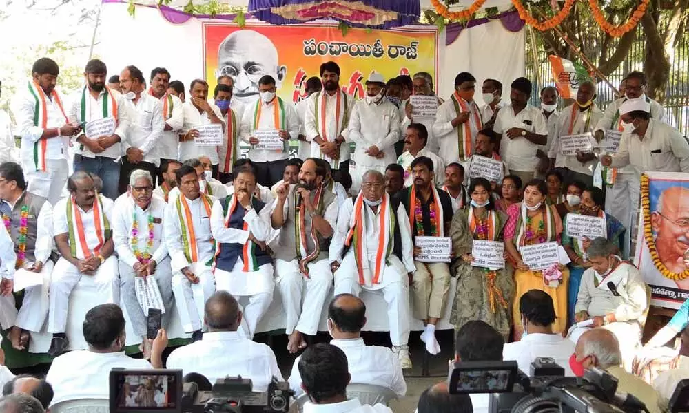 Hyderabad: Congress leaders conduct day-long Satyagraha