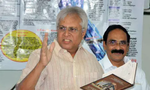 Former MP Vundavalli Arun Kumar addressing the media in Rajamahendravaram on Tuesday