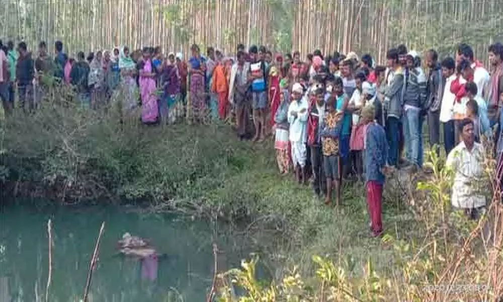 Couple die after jumping into well in Mahabubabad