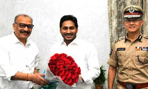Newly appointed CS Adityanath Das meets CM YS Jagan