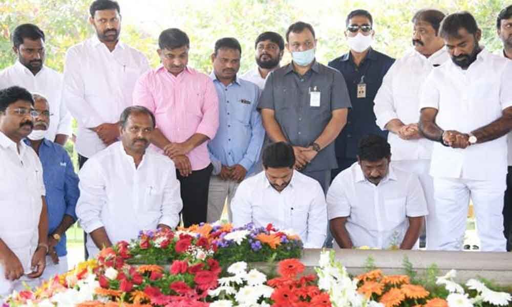 YS Jagan's Kadapa tour: CM pays tribute to YSR, will launch development ...