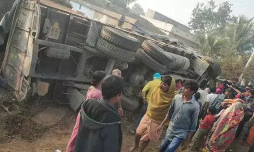 Telangana: 7 killed after three vehicles collide in Vikarabad