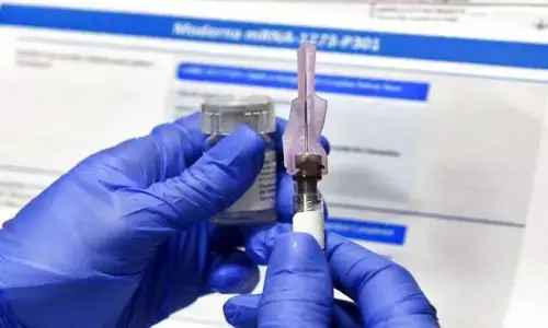 US doctor suffers severe allergic reaction to Moderna vaccine