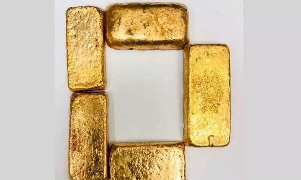 Gold worth Rs 96 lakh seized at Hyderabad airport