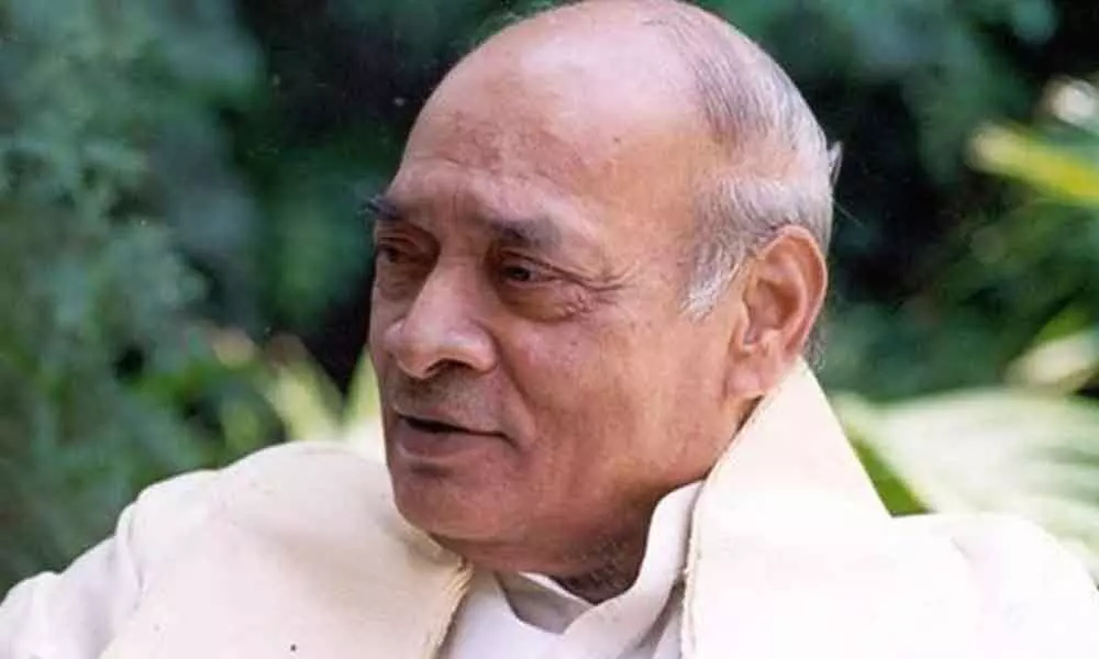 Vice-President Venkaiah Naidu pays rich tributes to former PM PV Narasimha Rao