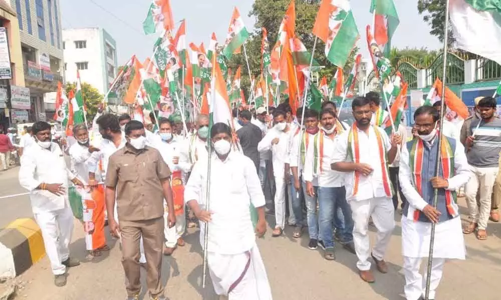 CLP leader Mallu Bhatti Vikramarka and other Congress leaders participating in a rally in Khammam town on Monday