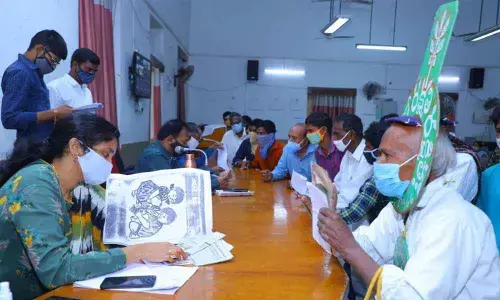 Padma Shri awardee Vanajeevi Ramaiah during Grievance Day programme in Khammam on Monday