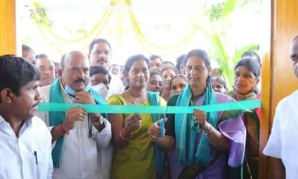 Education Minister Sabitha Indra Reddy opens Rythu Vedikas in Maheshwaram